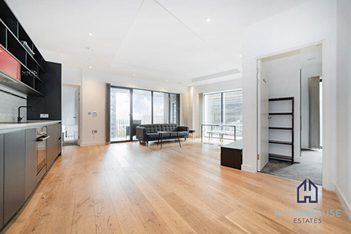 2 Bedroom Apartment To Rent In Modena House, Lyell Street, London, E14