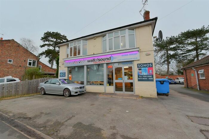 2 Bedroom Flat To Rent In Sim Balk Lane, Bishopthorpe, York, YO23