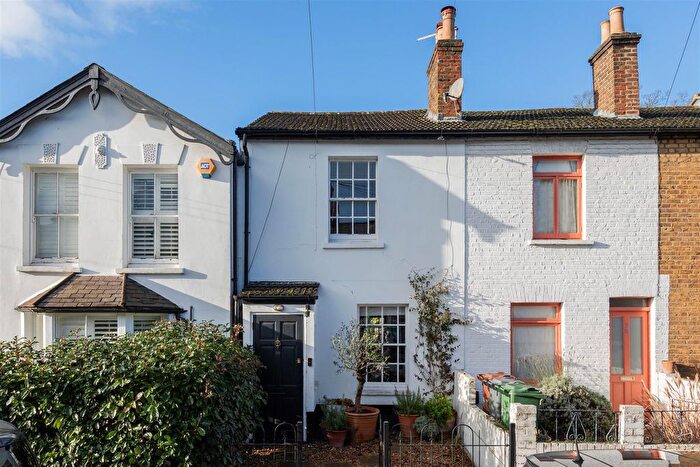 3 Bedroom Property For Sale In Eden Road, Walthamstow, E17