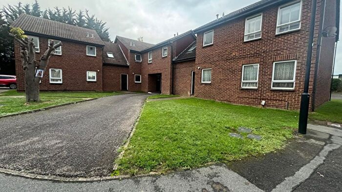 Studio To Rent In Fotheringay Gardens, Slough, Berkshire, SL1