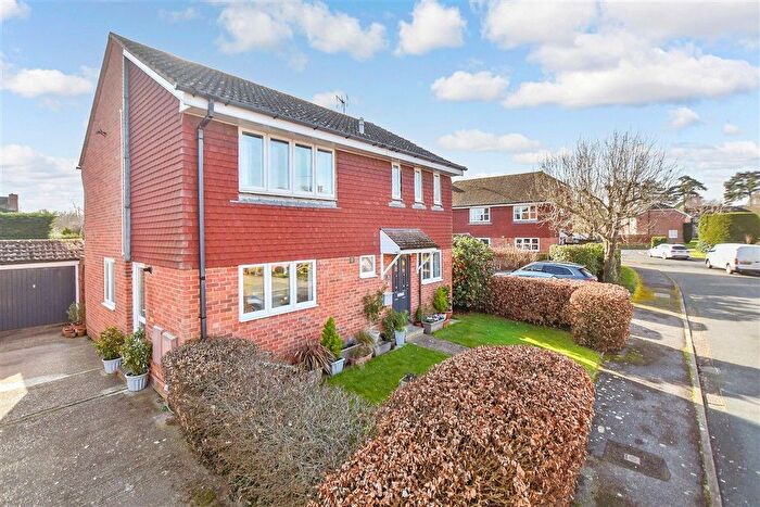 4 Bedroom Detached House For Sale In Hornbeam Close, Paddock Wood, Tonbridge, Kent, TN12
