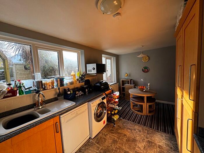 3 Bedroom Semi-Detached House For Sale In Walesby Lane, Ollerton, Newark, NG22