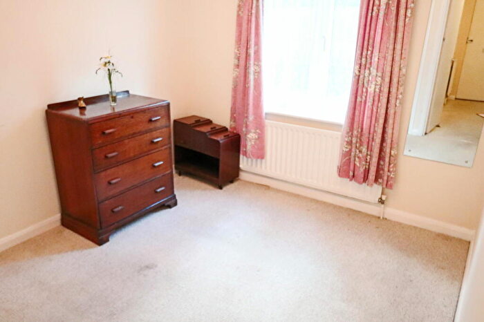 1 Bedroom Flat For Sale In Coulsdon Road, Coulsdon, CR5