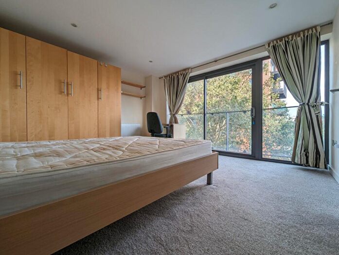 3 Bedroom Flat To Rent In William Road, Euston, London, NW1