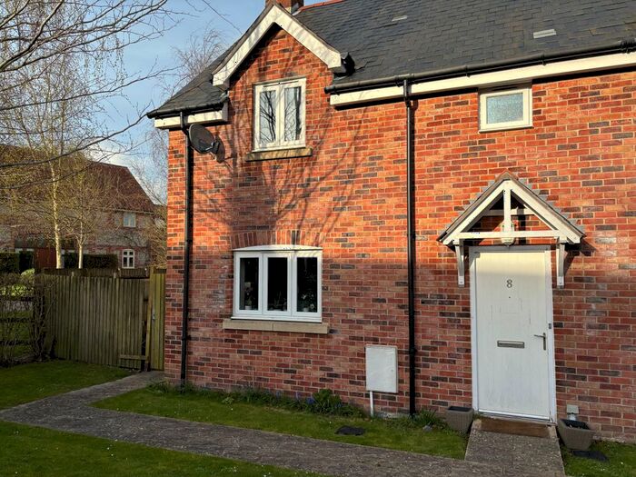 2 Bedroom End Of Terrace House For Sale In Ropewind, Shalbourne, SN8
