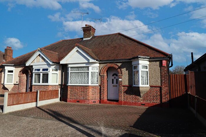 2 Bedroom Semi-Detached Bungalow For Sale In Parkside, Grays, RM16