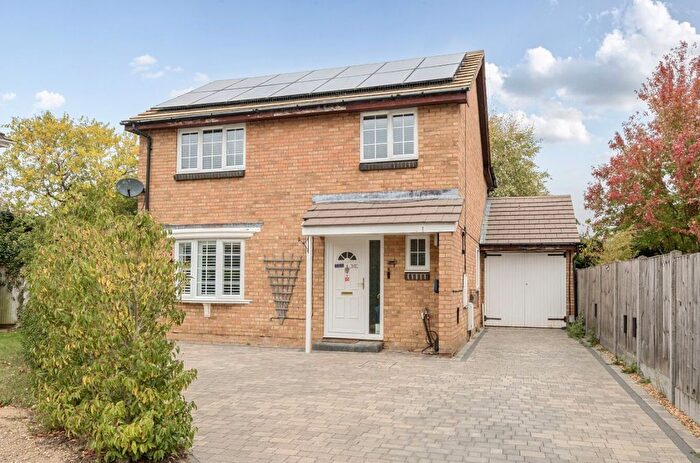 4 Bedroom Detached House For Sale In Witham Close, Bedford, MK41