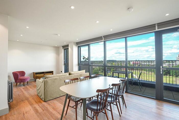 3 Bedroom Flat To Rent In The Sessile, London, N17