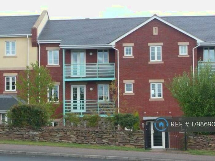 2 Bedroom Flat To Rent In Russell Walk, Exeter, EX2