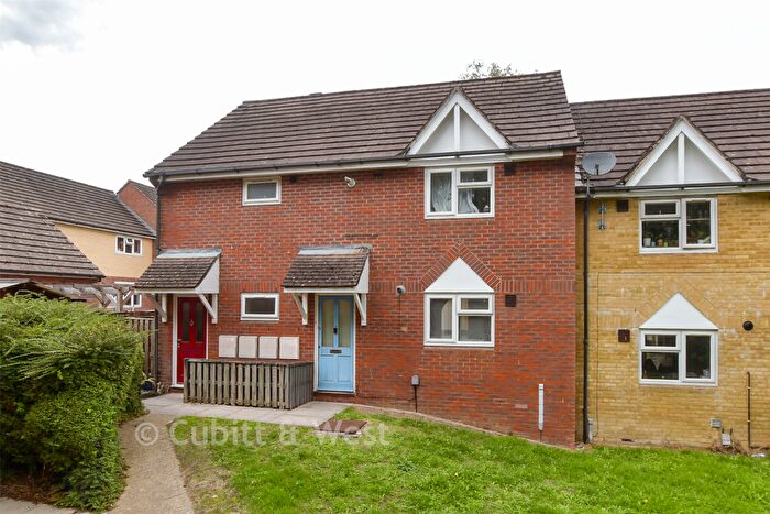 1 Bedroom Ground Maisonette For Sale In Ramblers Way, Crawley, West Sussex, RH11