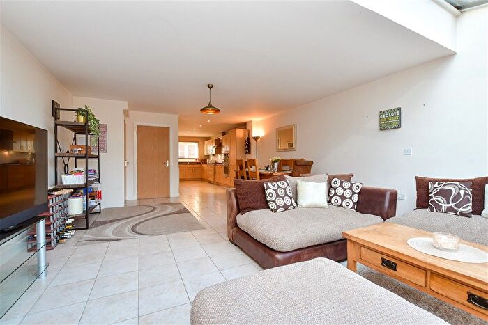 3 Bedroom Semi Detached House For Sale In Halton Road, Kenley, Surrey, CR8