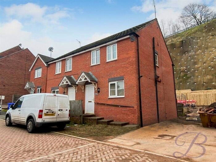 3 Bedroom Semi-Detached House To Rent In Bank End Close, Mansfield, NG18