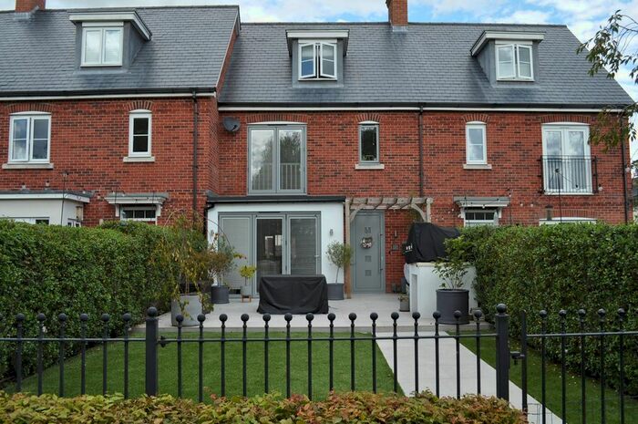 4 Bedroom Terraced House To Rent In Pottle Walk, Wimborne, BH21