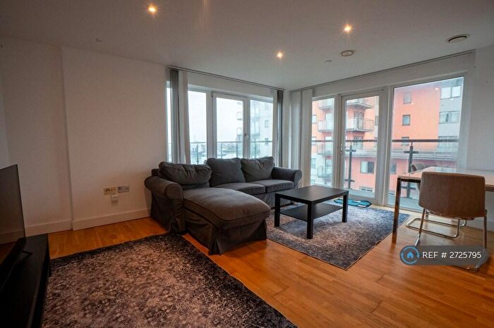 2 Bedroom Flat To Rent In Jigger Mast House, London, SE18