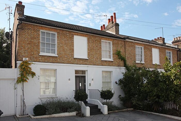 4 Bedroom Semi-Detached House To Rent In Turret Grove, London, SW4