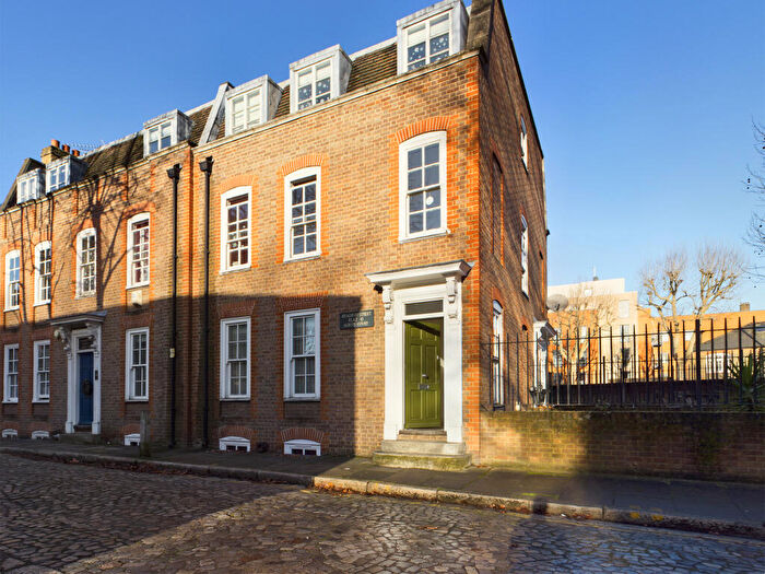 2 Bedroom Apartment To Rent In Albury Street, Deptford, SE8