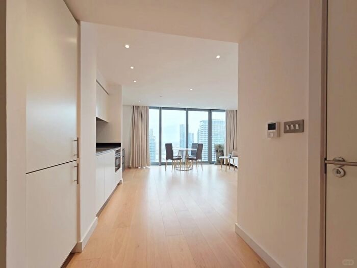 Studio To Rent In Marsh Wall, London, E14