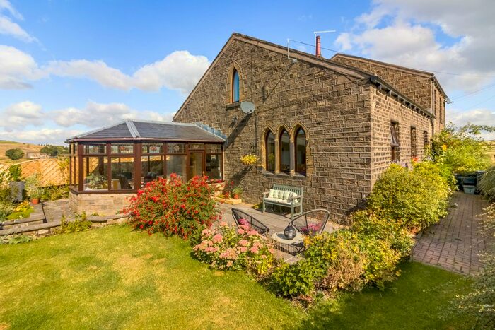 3 Bedroom Semi-Detached House To Rent In Holt Head, Slaithwaite, Huddersfield, HD7