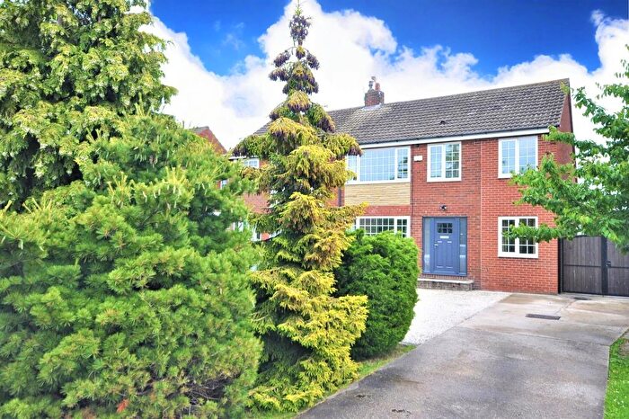 4 Bedroom Semi Detached House For Sale In Kirton Lane, Thorne, Doncaster, DN8