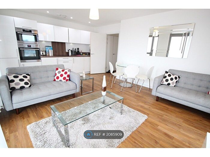 2 Bedroom Flat To Rent In Waterside Heights, London, E16