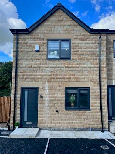 3 Bedroom Terraced House To Rent In Vale Street, Bacup, OL13