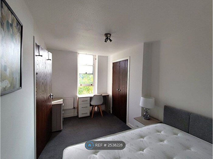 2 Bedroom Flat To Rent In Murieston Road, Edinburgh, EH11