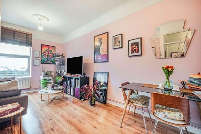1 Bedroom Flat To Rent In Rabbits Road, London, E12