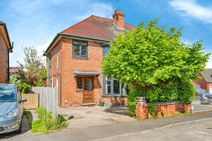 3 Bedroom Semi-Detached House For Sale In Bridge Road, Uttoxeter, ST14