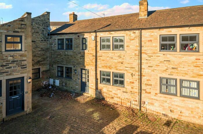 4 Bedroom Semi-Detached House To Rent In Clifton Fold, Clifton Road, Pudsey, West Yorkshire, LS28
