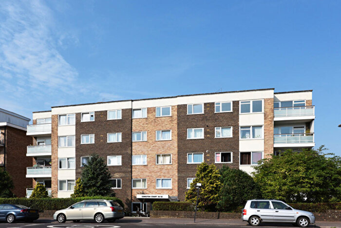 2 Bedroom Flat To Rent In Coniston Court, Hove, East Sussex, BN3