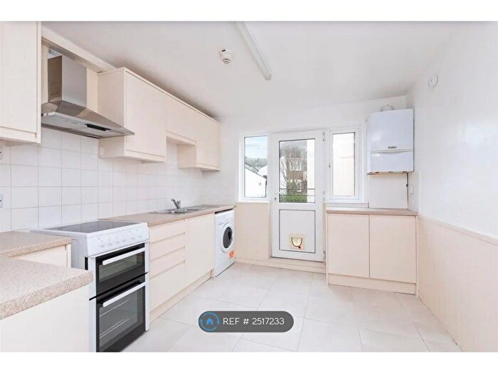2 Bedroom Flat To Rent In Park Crescent Place, Brighton, BN2