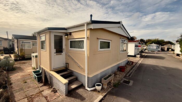 2 Bedroom Mobile/park Home For Sale In Hutton Park, Hutton Moor Lane, Weston-Super-Mare, BS24