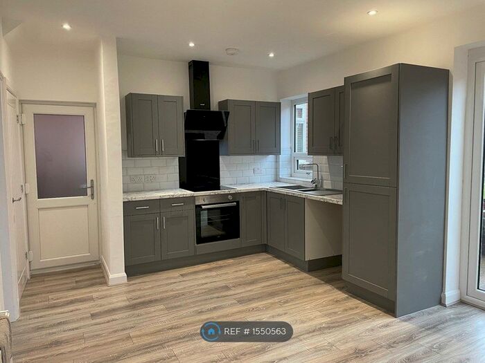 3 Bedroom Semi-Detached House To Rent In Ainslie Road, Bolton, BL1