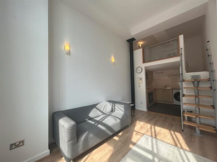 1 Bedroom Apartment To Rent In Princess Street, Manchester, M1