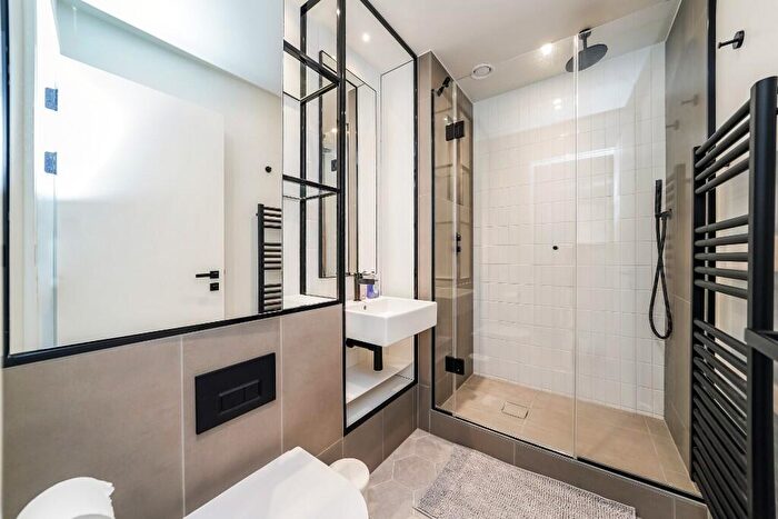 2 Bedroom Flat To Rent In Caldon Boulevard, Wembley, Middlesex, HA0