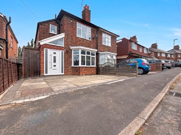 3 Bedroom Semi-Detached House To Rent In Grange Road, Wigston, Leicestershire, LE18