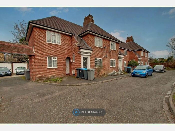 2 Bedroom Maisonette To Rent In Brookfield Court, Harrow, HA3
