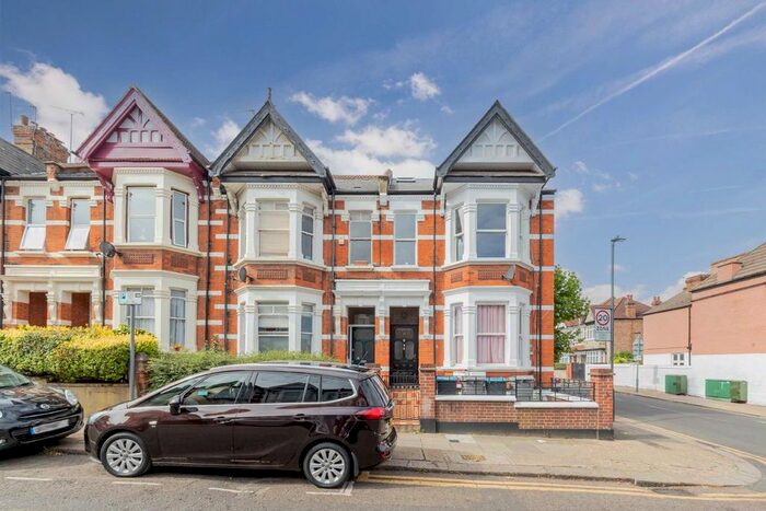 3 Bedroom Flat To Rent In Sellons Avenue, London, NW10