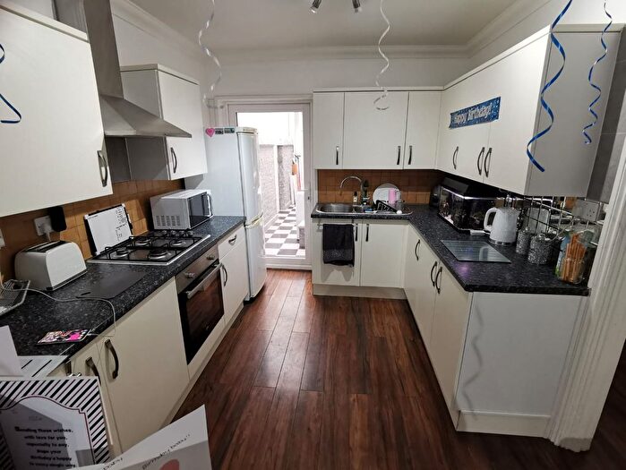 1 Bedroom Flat To Rent In Bournemouth Park Road, Southend-On-Sea, SS2
