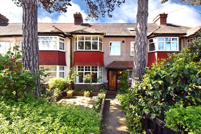 3 Bedroom House For Sale In White Horse Hill, Chislehurst, BR7