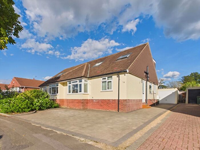 4 Bedroom Semi-Detached Bungalow For Sale In Ringley Road, Horsham, RH12