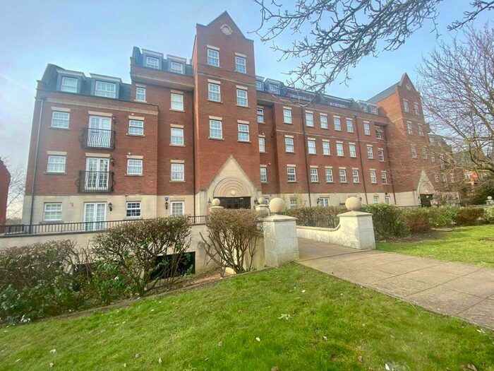 2 Bedroom Flat To Rent In Kipling Close, Brentwood CM14