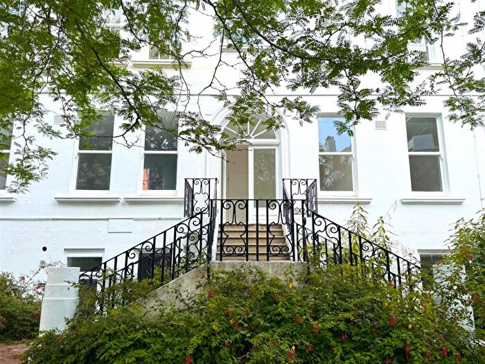 2 Bedroom Flat For Sale In Hartington Place, Eastbourne, BN21