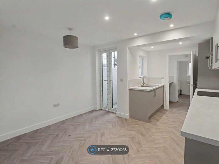 3 Bedroom Terraced House To Rent In Milton Road, Gillingham, ME7