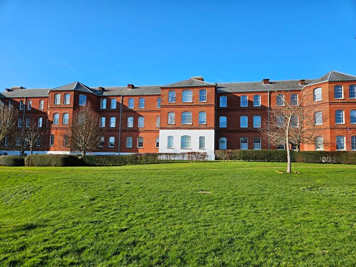 2 Bedroom Flat For Sale In Kingswood Place, Knowle, PO17
