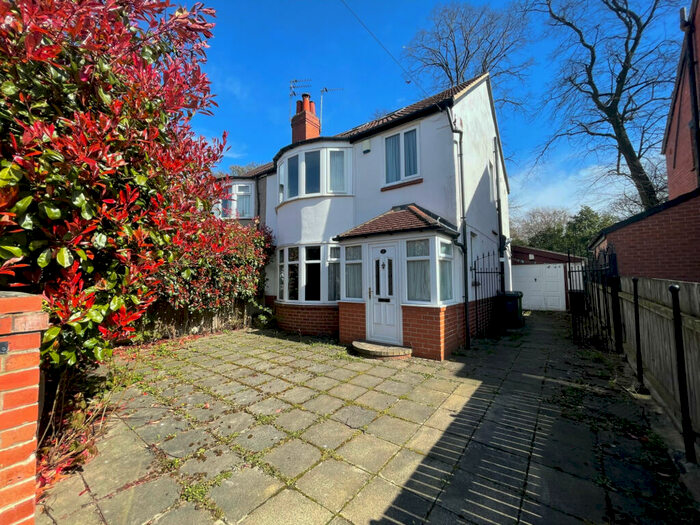 3 Bedroom Semi-Detached House To Rent In Newton Park View, Leeds, LS7