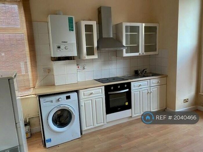 1 Bedroom Flat To Rent In Edge Lane, Manchester, M21