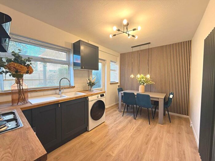 2 Bedroom End Of Terrace House To Rent In Woodside Road, Nottingham, NG9