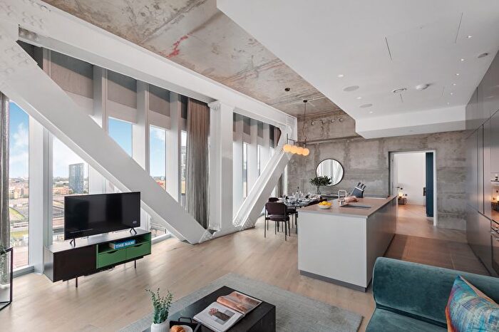 2 Bedroom Flat To Rent In Manhattan Loft Gardens, International Way, London, E20