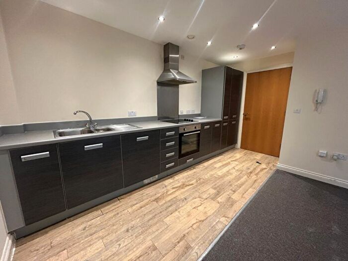 2 Bedroom Flat To Rent In Canal Street, Nottingham, Nottinghamshire, NG1